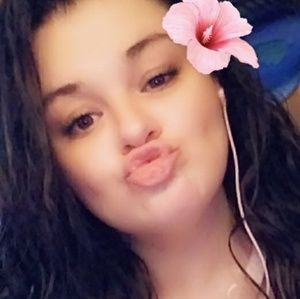 Meet your Posher, Brittney